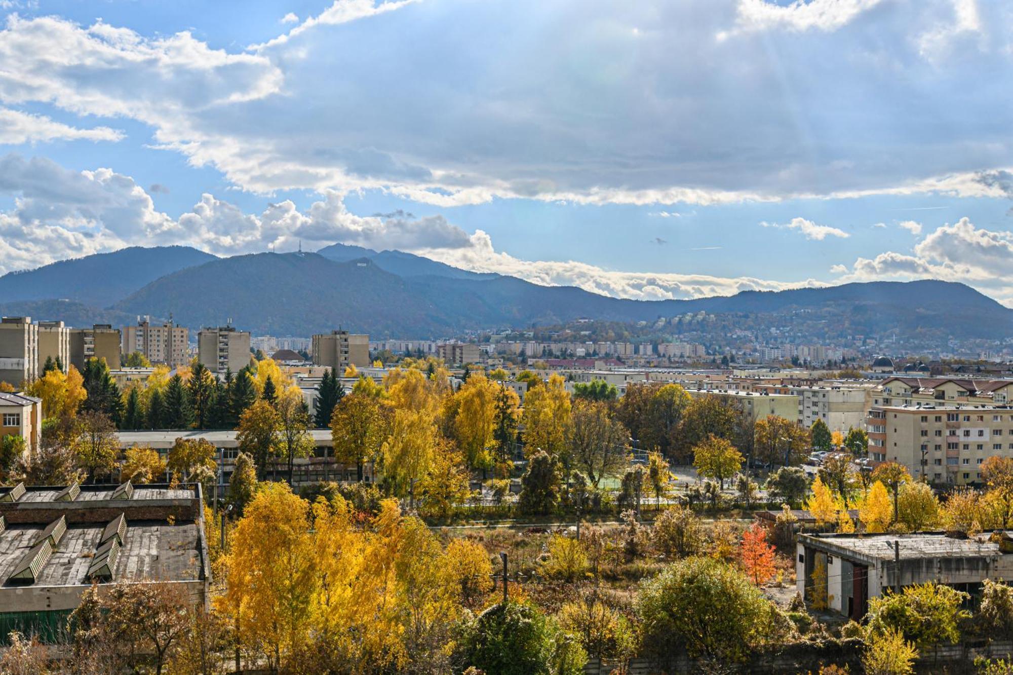 Luxury Landing Apartments Complex Qualis Brasov Bagian luar foto
